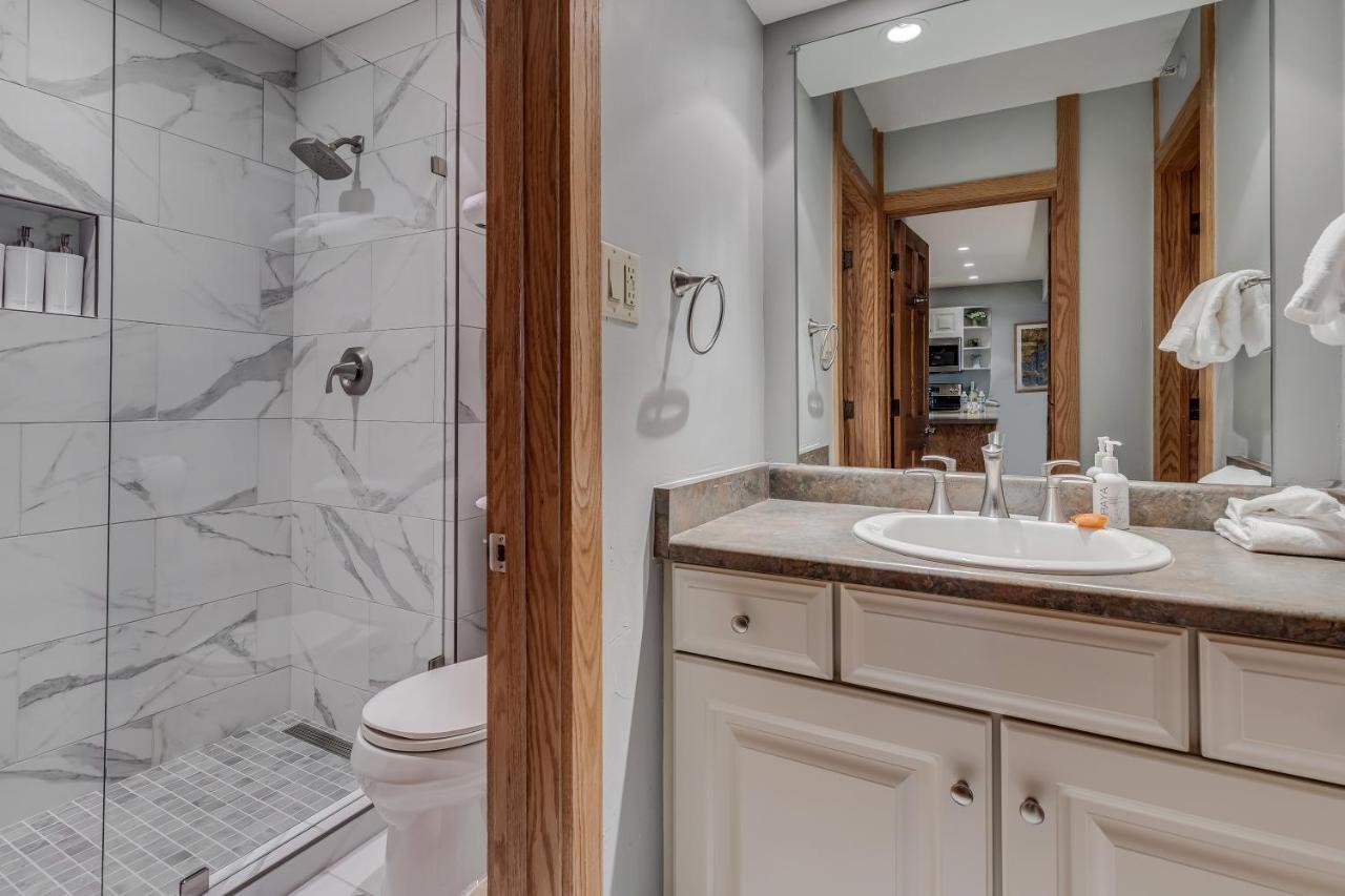 Laurelwood Condominiums 202 Сноумас Вилидж Екстериор снимка